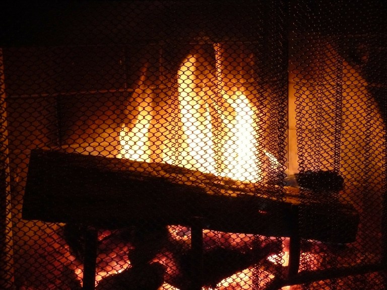 fireplace-276359_1920